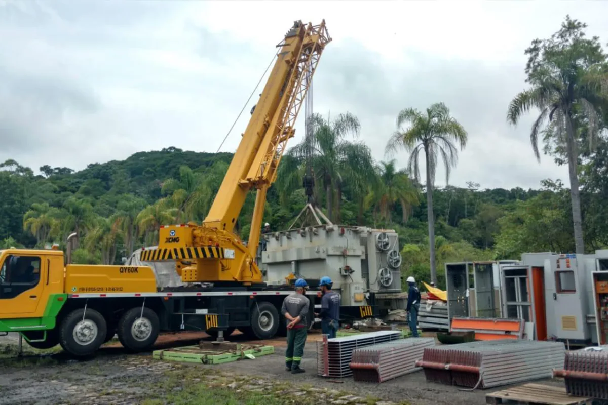 Equipe em ambiente industrial