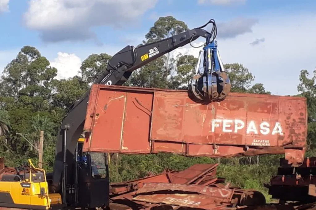 Corte e reciclagem de vagões e locomotivas