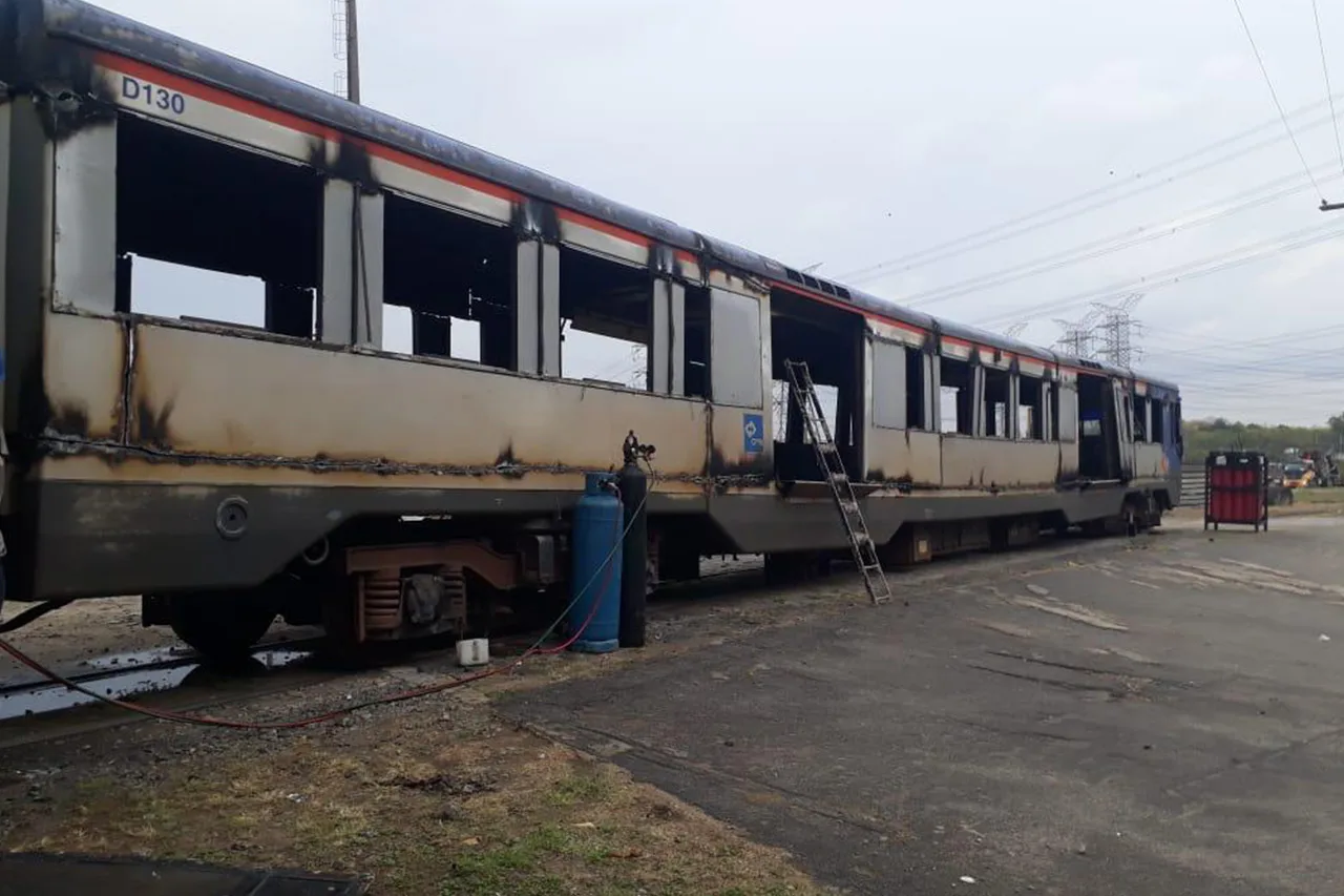 Cortes e Reciclagem de Vagões e Locomotivas - imagem 1